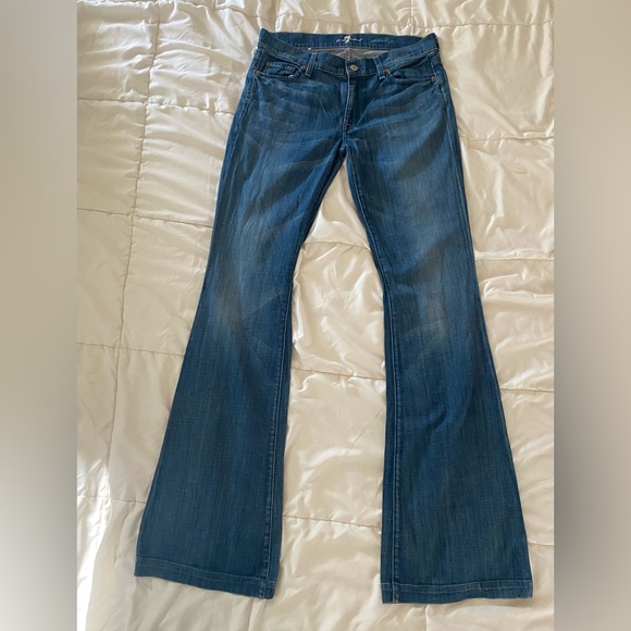 7 For All Mankind Charlize flare jeans in light wash Size 29 but fit like a 28. - Picture 8 of 12